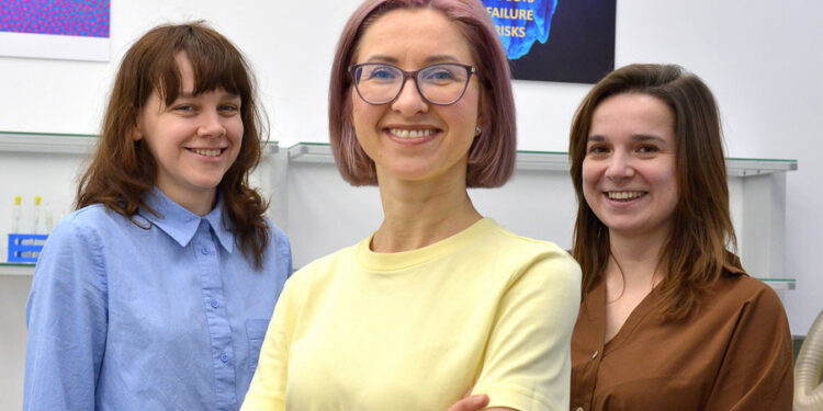 Królewskie Towarzystwo Chemiczne wyróżniła badaczki świata nanostruktur